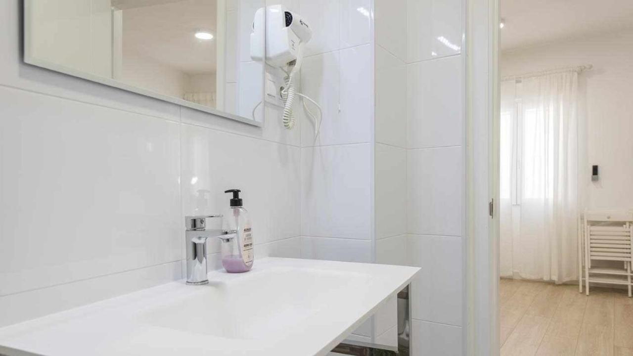 Apartamentos Dimax By Toledo Ap Esterno foto